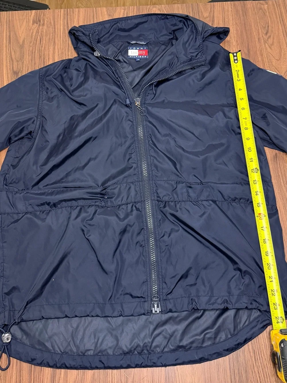 Vintage Tommy Hilfiger Men's Navy Hooded Windbreaker Jacket